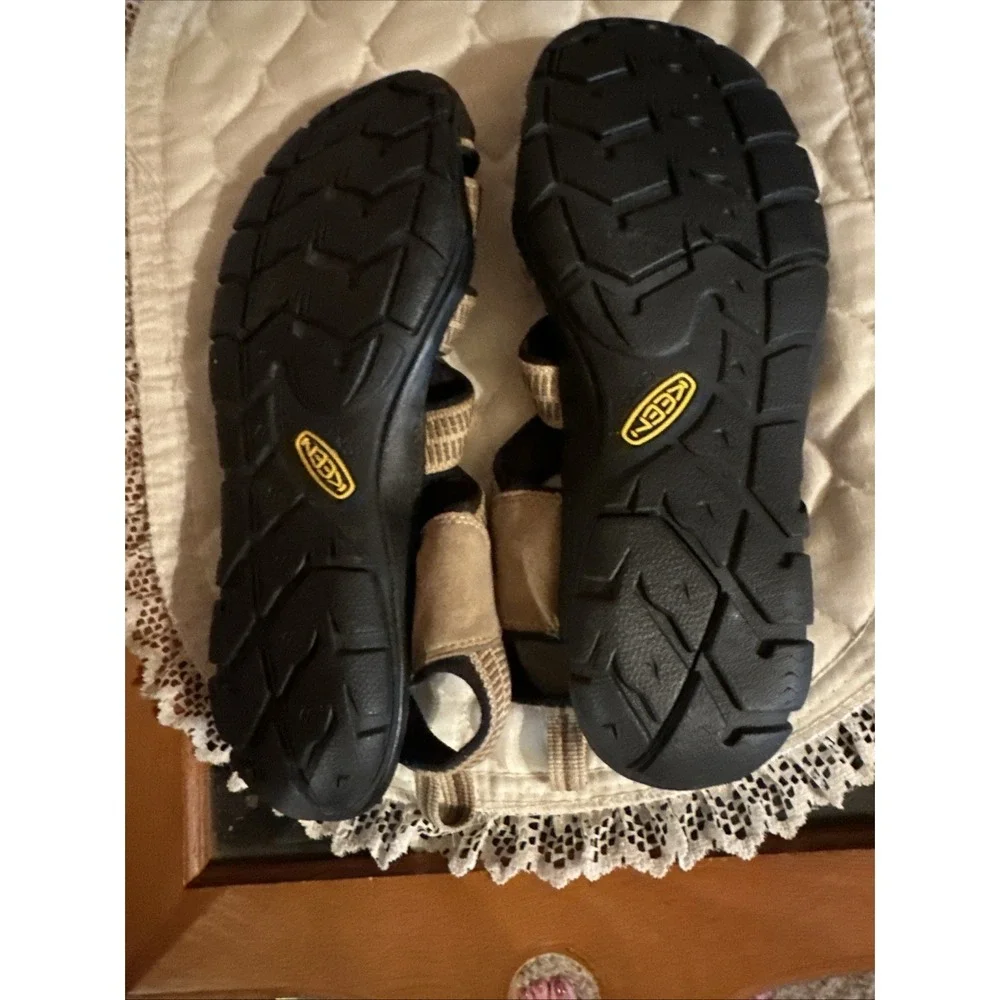 KEEN Closed Toe Water Sandal H2 Men's‎ Size 10 Worn Twice Excellent Condition